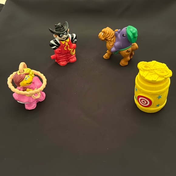 McDonald Toys bundle of 4. Letting go of my collection (mlb) - Picture 7 of 8